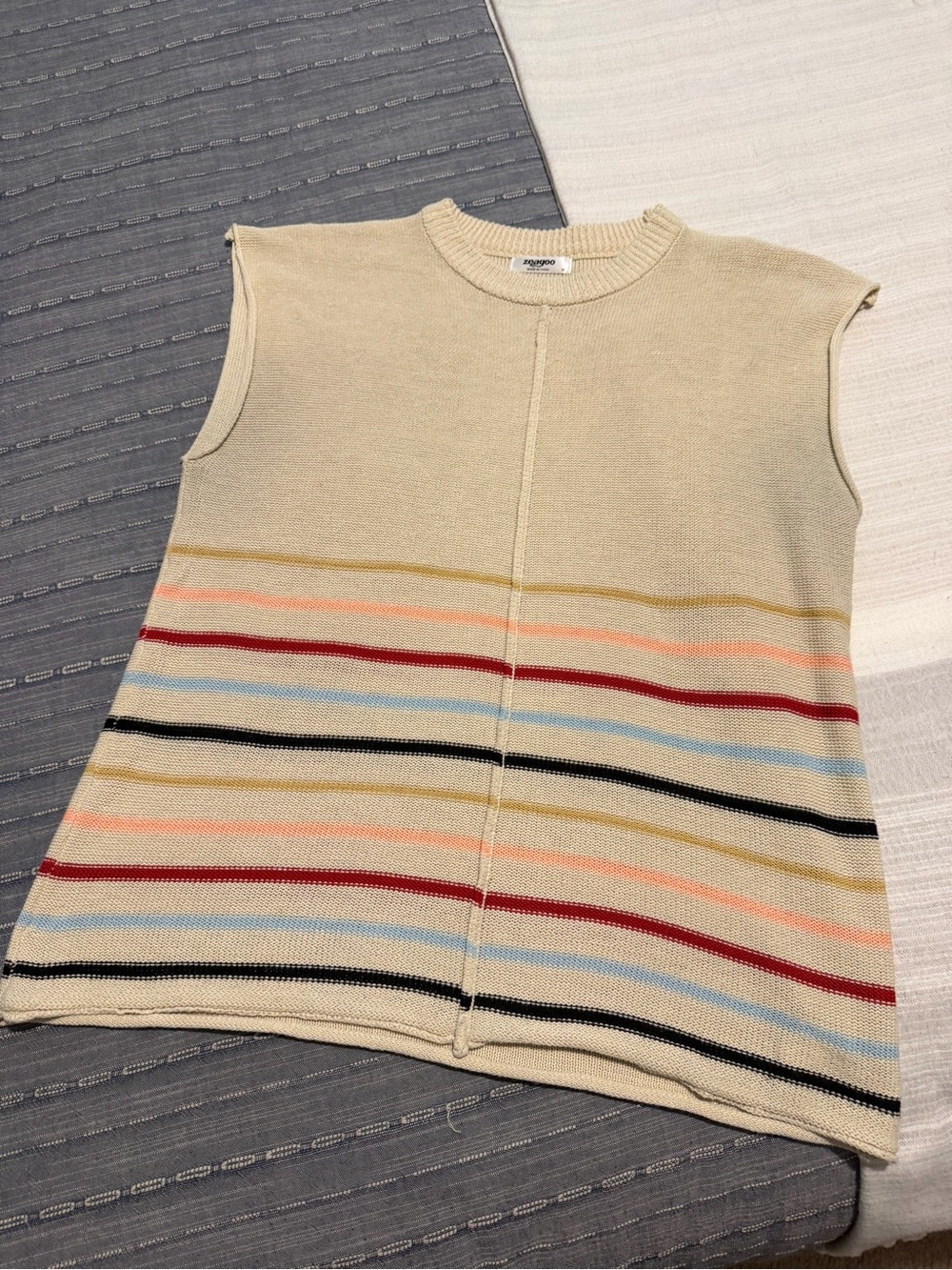 Zeagoo Multi-colored striped sleeveless sweater size medium